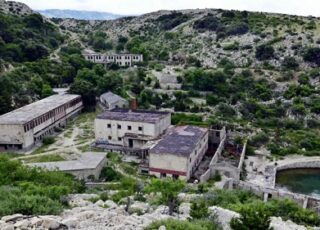 Isola Calva Goli Otok Foto La Voce Del Popolo