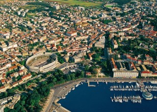 Pula Arena Panorama 570 X 358