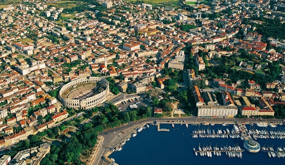 Pula Arena Panorama 570 X 358