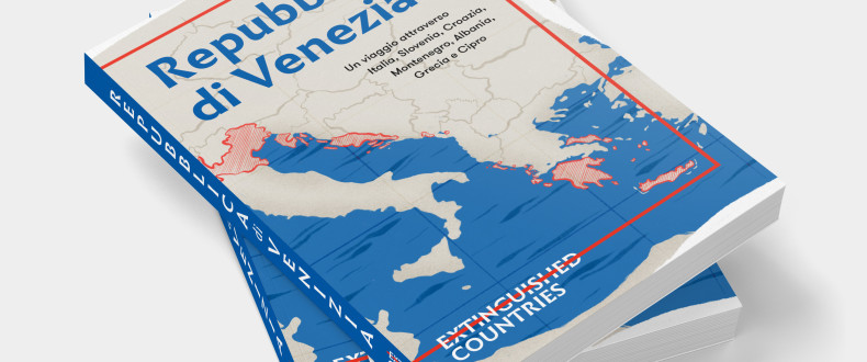 Venice Book Mockup 2 ITA